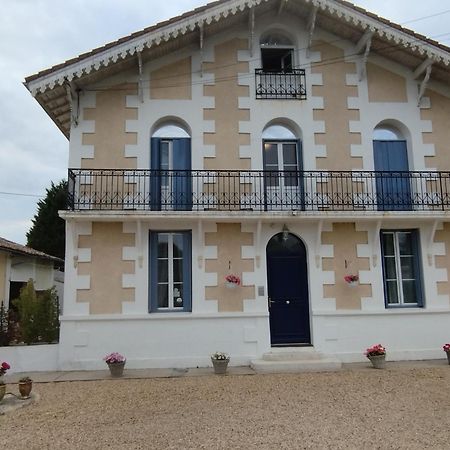 Montplaisir Bed and Breakfast Montendre Exteriör bild