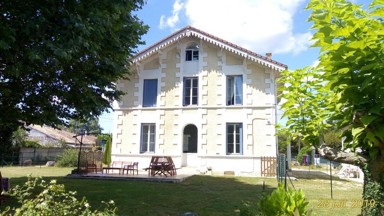 Montplaisir Bed and Breakfast Montendre Exteriör bild