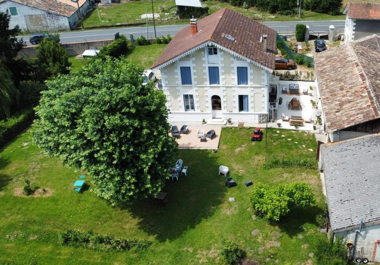 Montplaisir Bed and Breakfast Montendre Exteriör bild