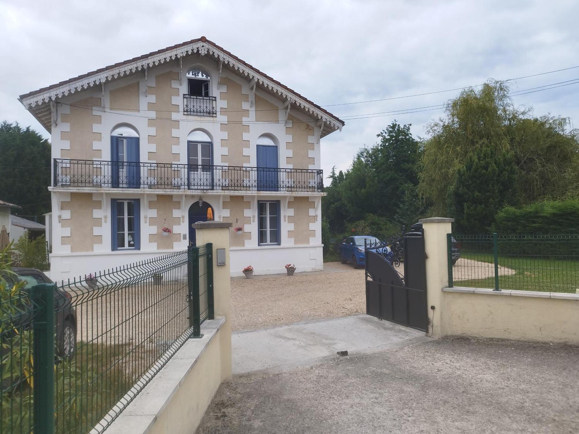 Montplaisir Bed and Breakfast Montendre Exteriör bild