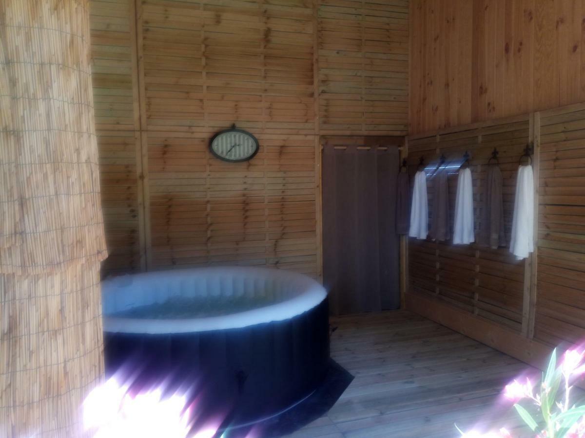 Montplaisir Bed and Breakfast Montendre Exteriör bild
