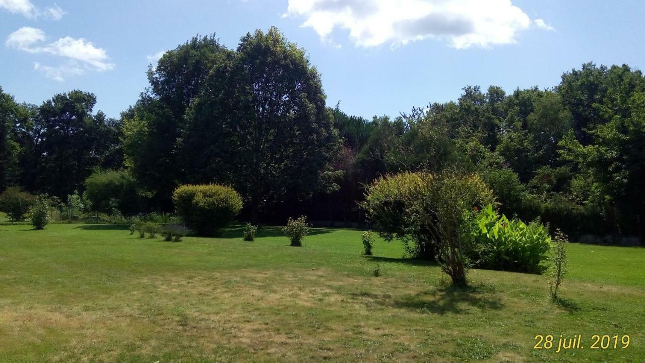 Montplaisir Bed and Breakfast Montendre Exteriör bild