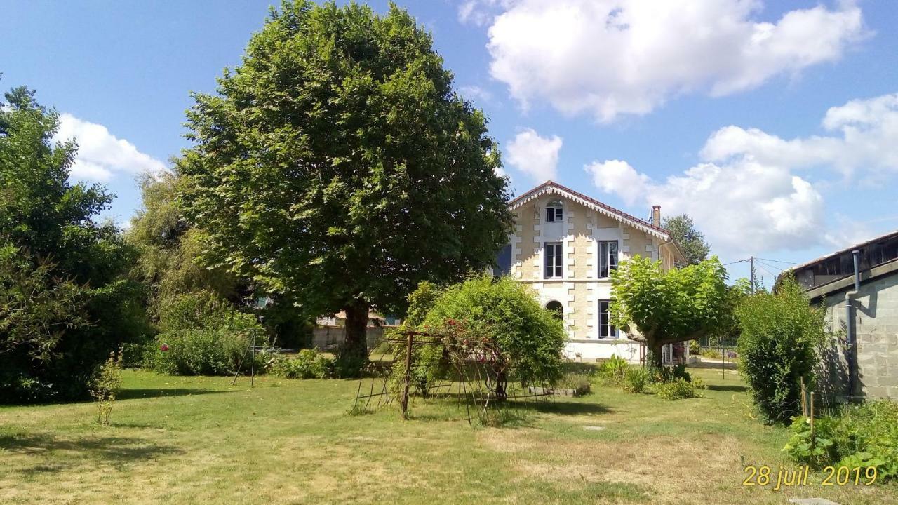 Montplaisir Bed and Breakfast Montendre Exteriör bild